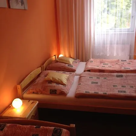Pod Strazi 3*