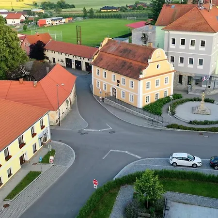 Hotel Pod Stráží Lhenice