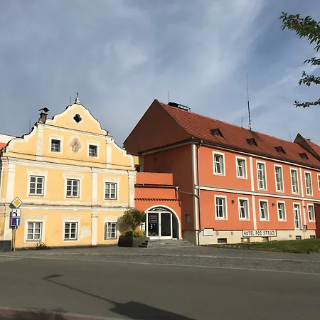 Pod Stráží 3*