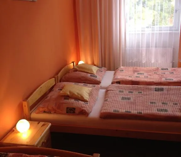 Pod Strazi 3*
