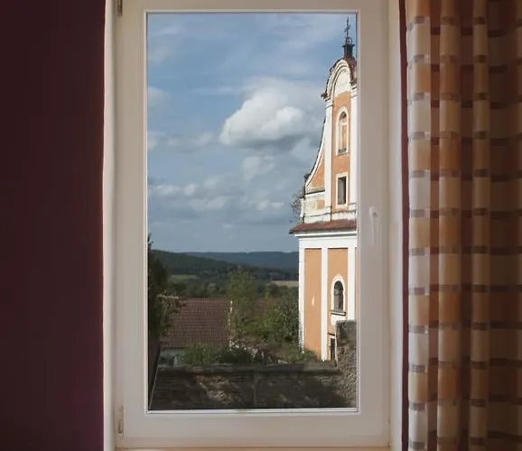 Hotel Pod Stráží 3*