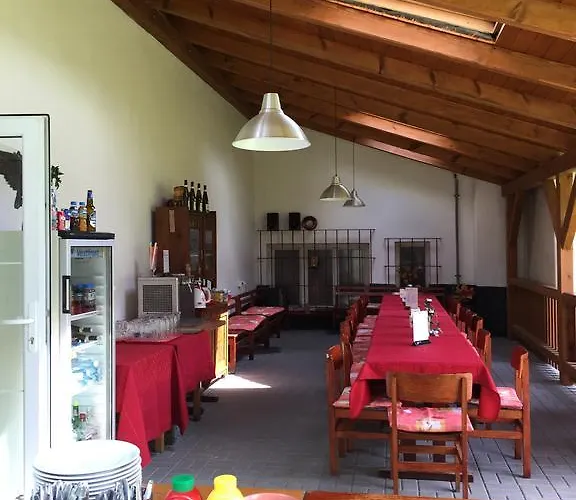 Pod Strazi Hotel 3*